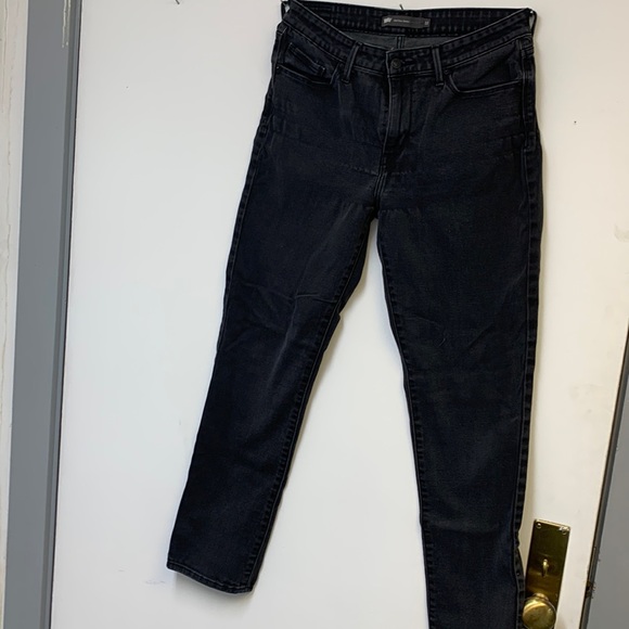 Levi's Denim - Women’s Levi’s black label size 12